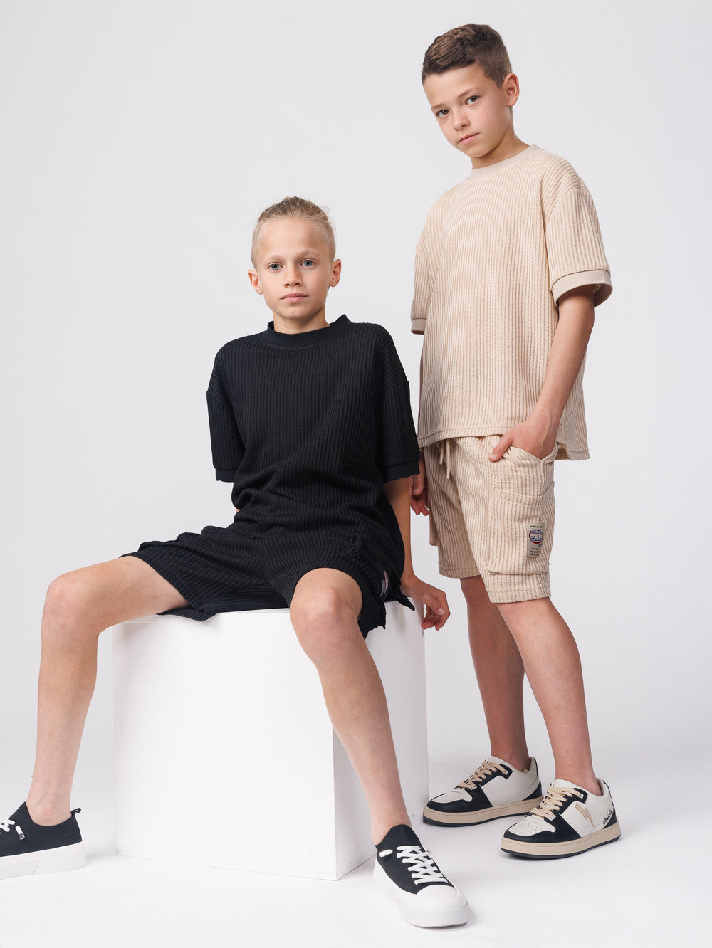 חולצה קצרה סריג לילד Black Studios