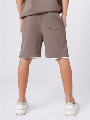 מכנסיים קצרים לילד בטקסטורת וופל