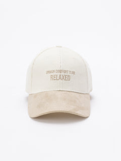 כובע מצחייה עם כיתוב