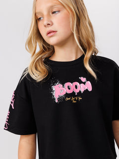 חולצת קרופ לילדה BOOM